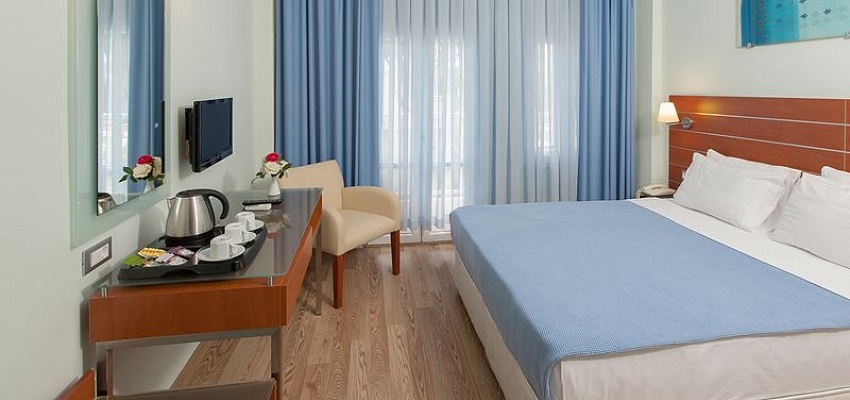 PETUNYA BEACH RESORT - Изображение 0