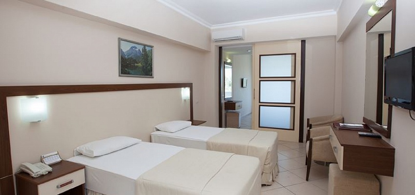 BATIHAN BEACH RESORT - Изображение 0