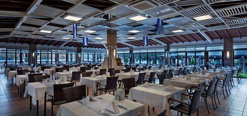 CRYSTAL GREEN BAY RESORT & SPA - Изображение 0
