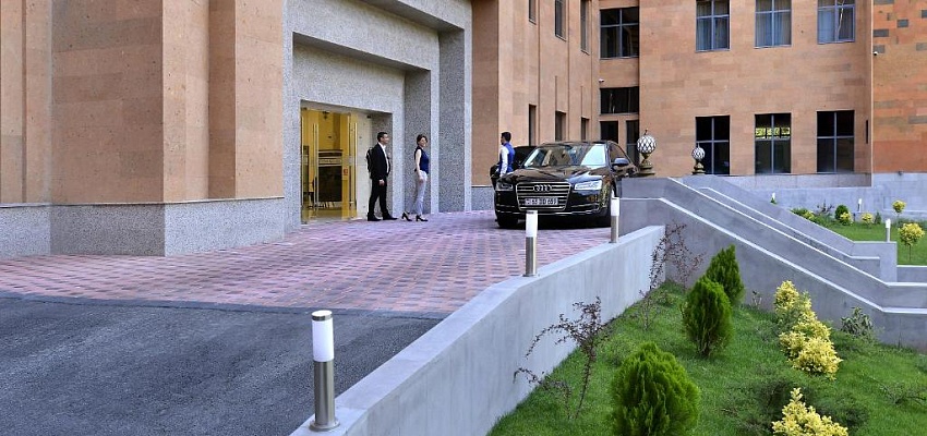 Ani Grand Hotel Yerevan - Изображение 0