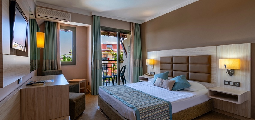PALMERAS BEACH HOTEL 5* - Изображение 0