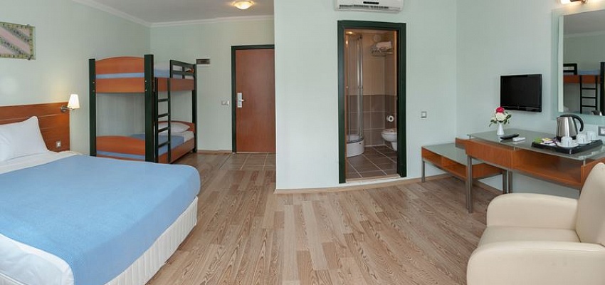 PETUNYA BEACH RESORT - Изображение 0