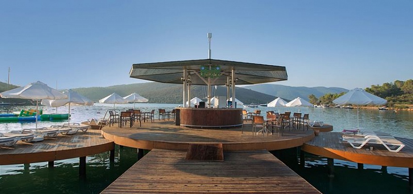 CRYSTAL GREEN BAY RESORT & SPA - Изображение 0