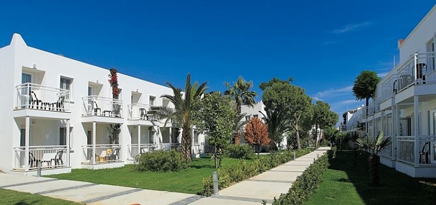 PETUNYA BEACH RESORT - Изображение 0