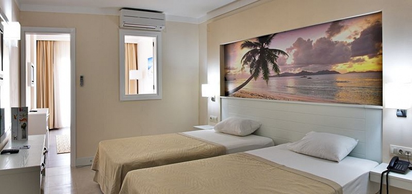 BATIHAN BEACH RESORT - Изображение 0